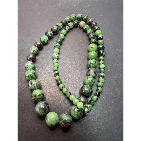 Ruby in zoisite graduated necklace with sterling silver clasp - Picture 1 of 11